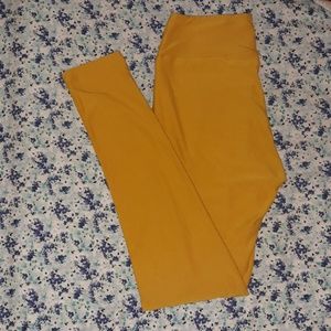 Lularoe legging solid yellow one size
